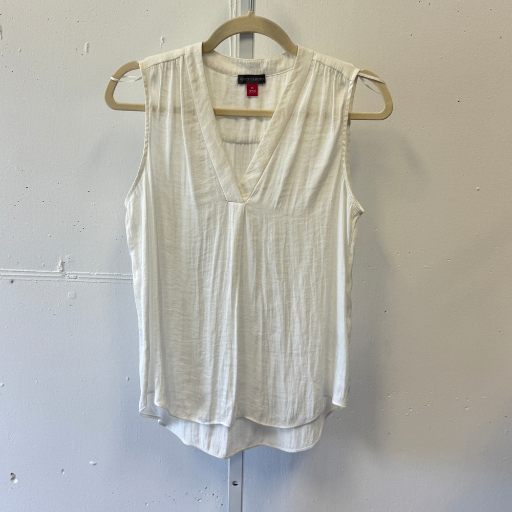 Vince Camuto White Sleeveless V-Neck Pleated Blouse Top XS Lightweight Career